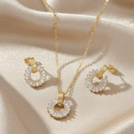 Juego de Cadena, Dije y Aretes Circulares con Cristales Baguette Bañados en Oro