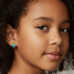 Argollas Huggies para Niñas Bañadas en Oro – Diseño Infantil Bicolor - Imagen 2