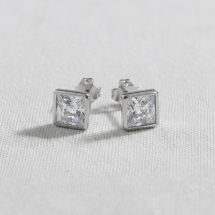 Aretes de Broquel Cuadrados con Circón "Princess Cut" en Baño de Plata