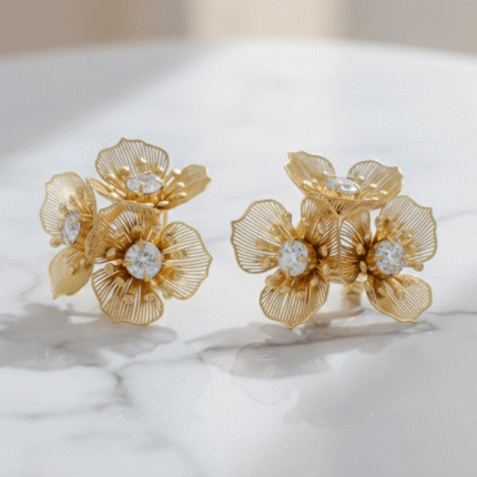 Aretes de Ramillete Floral en Filigrana Artística con Baño de Oro y Circones