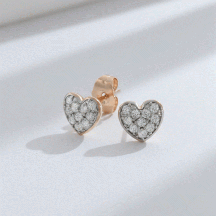 Aretes de Corazón en Oro Italiano de 24K con Micro-Pavé de Oro Blanco y Circones