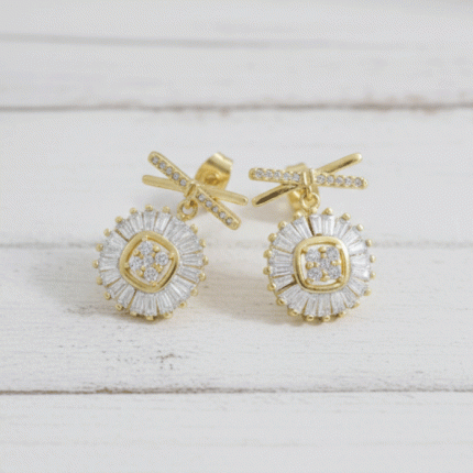 Aretes Colgantes Ribbon Sun con Baño de Oro y Circones Baguette