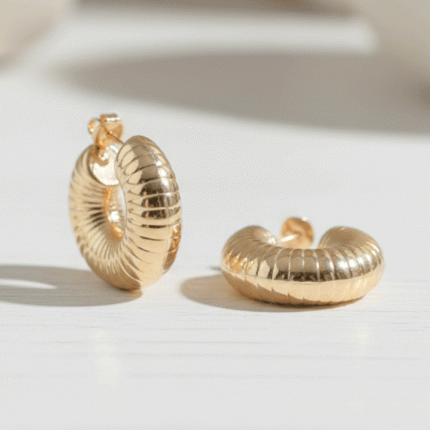 Semi Argollas Chunky "Ribbed" con Baño de Oro