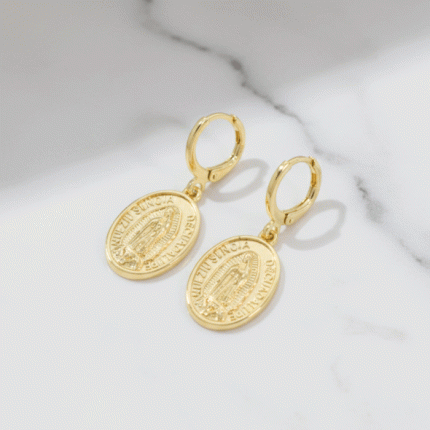 Aretes de Argolla con Medalla de la Virgen de Guadalupe en Baño de Oro