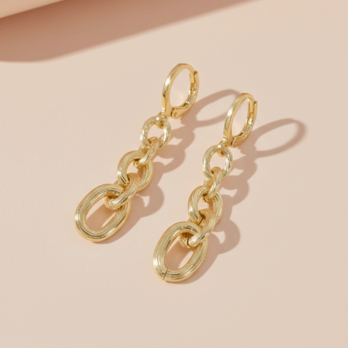 79 Aretes de Eslabones Colgantes en Baño de Oro – Estilo Cadena Urbana - Imagen 1