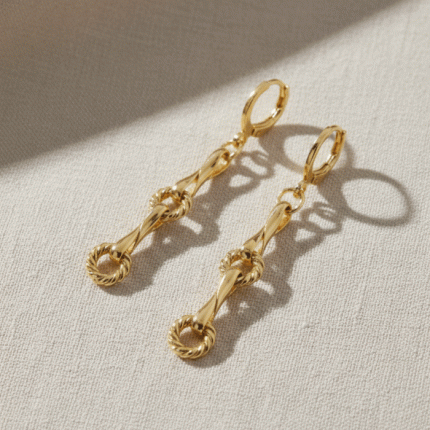 Aretes Colgantes de Eslabones Retorcidos y Texturizados en Baño de Oro
