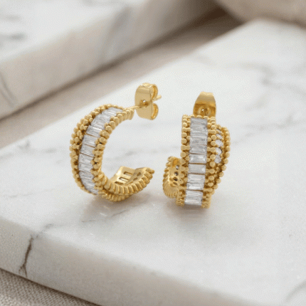 Semi Argollas de Oro con Baguettes de Circones