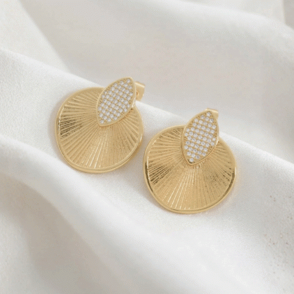 Aretes Resplandor Solar en Baño de Oro con Pavé de Circonias