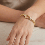 Pulsera de Eslabones con Broche Grillete Bañada en Oro y Circones - Imagen 2