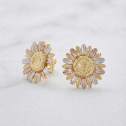 Aretes de Margaritas en Baño de Oro con Pétalos Tricolor