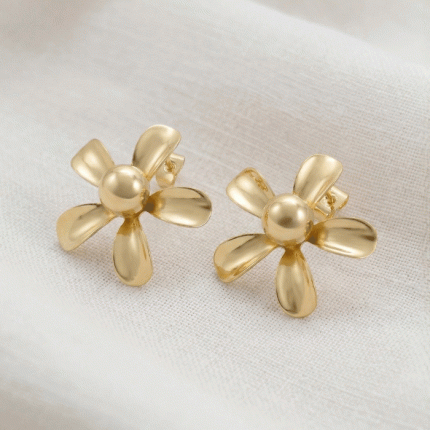 Aretes de Flor Minimalista en Baño de Oro con Acabado Espejo