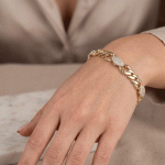 Pulsera de Cadena de Eslabones Planos en Baño de Oro con Estaciones de Circones Marquise - Imagen 2