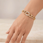 Pulsera de Eslabones Gruesos en Baño de Oro con Triple Centro de Circones - Imagen 2