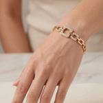 Pulsera de Eslabones Rectangulares en Baño de Oro con Triple Centro de Circones - Imagen 2