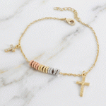 Pulsera Religiosa de Eslabón Fino con Argollas Tricolor y Dijes de Cruz en Baño de 3 Oros