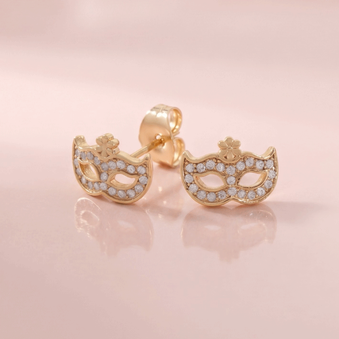 57 Aretes Tipo Broquel Antifaz con Circones en Baño de Oro - Imagen 1