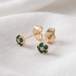 Aretes Topos Flor de Esmeralda Bañados en Oro
