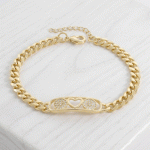 Pulsera Eslabón Grumet con Placa de Corazón y Circones en Baño de Oro
