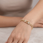 Pulsera Eslabón Grumet con Placa de Corazón y Circones en Baño de Oro - Imagen 2