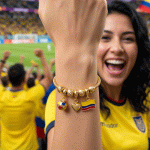 Pulsera de Dijes de la Selección de Ecuador Bañada en Oro con Charms de Fútbol y Bandera - Imagen 2