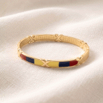 Pulsera Rígida de la Selección de Ecuador Bañada en Oro con Esmalte Tricolor y Detalles en "X"