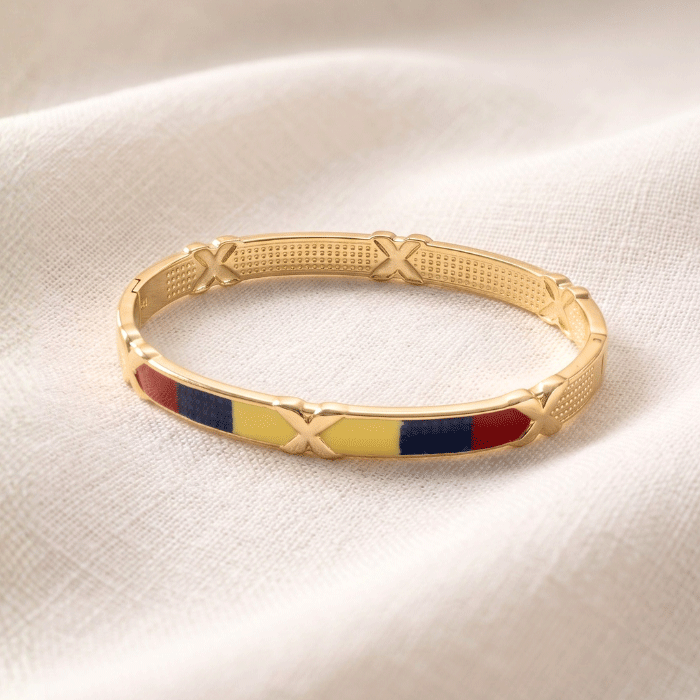 171 Pulsera Rígida de la Selección de Ecuador Bañada en Oro con Esmalte Tricolor y Detalles en "X" - Imagen 1