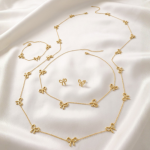 Juego de Joyería de 4 Piezas Bañado en Oro con Diseño de Lazos Minimalistas (Incluye 2 Collares, Pulsera y Aretes)