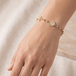 Pulsera Denario en Baño de 3 Oros con Medalla de la Virgen de Guadalupe y Cruz - Imagen 2