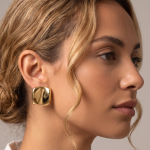 Aretes de Cuadrado Abombado Bañados en Oro - Imagen 2