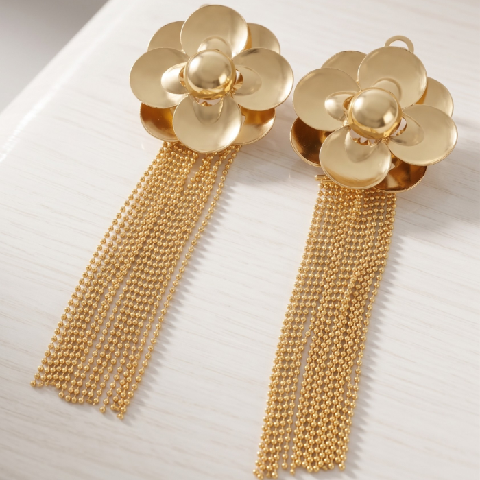47 Aretes Largos Bañados en Oro con Flor Tridimensional en Capas y Cascada de Flecos - Imagen 1
