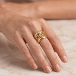 Anillo Ancho Ajustable Multi-Texturas Bañado en Oro para Damas - Imagen 2