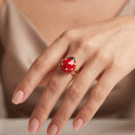 Anillo Ajustable de Doble Aro con Mariquita 3D en Esmalte Bañado en Oro - Imagen 2
