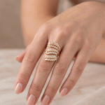 Anillo Ajustable Multicapa en Espiral Bañado en Oro con Circones Baguette para Damas - Imagen 2