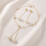 Juego de Collar Estilo Corbatín y Aretes Largos Bañados en Oro con Perlas Nacaradas