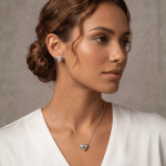Juego de Collar y Aretes Topo Bañados en Plata con Corazones Abombados Pulidos - Imagen 2