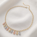 Collar Gargantilla para Dama Bañado en Tres Oros con Dijes Colgantes Rectangulares