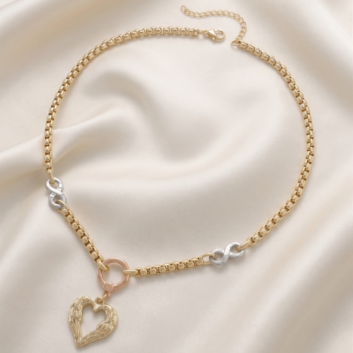 139 Collar para Dama Bañado en Tres Oros con Cadena Veneciana Gruesa, Infinitos y Dije de Corazón Alado - Imagen 1