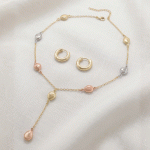 Juego de Collar Estilo Corbatín en Tres Oros con Gotas Abombadas y Mini Argollas Chunky