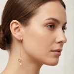Aretes Largos Colgantes con Cadena, Delfín, Circón y Perla Bañados en Oro para Dama - Imagen 2