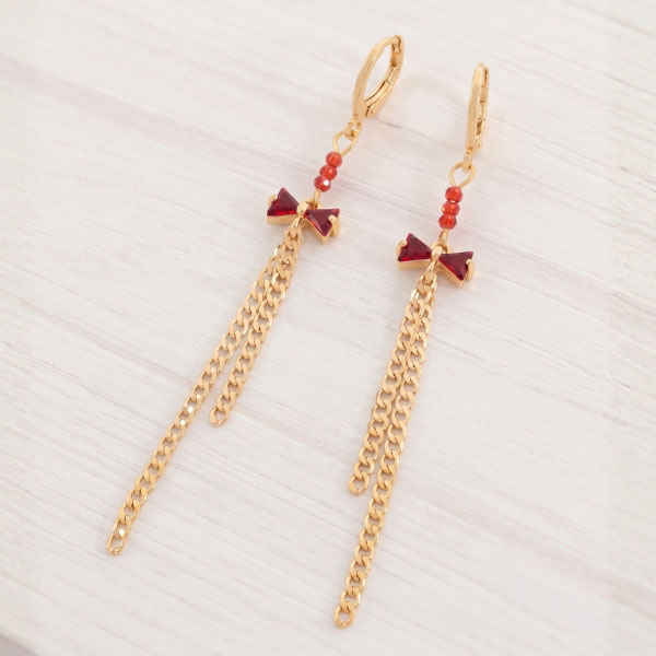 299 Aretes Largos Colgantes con Moño de Circones Rojos, Cuentas y Doble Cadena Bañados en Oro para Dama - Imagen 1