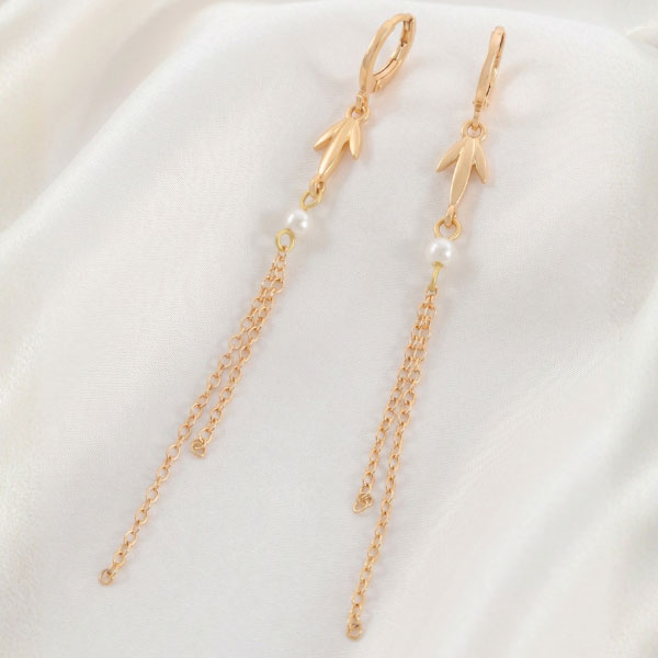 301 Aretes Largos Colgantes con Motivo Botánico de Hojas, Perla y Doble Cadena Bañados en Oro para Dama - Imagen 1