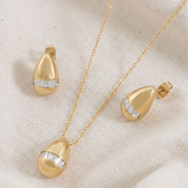 436 Juego de Cadena, Dije y Aretes en Forma de Gota Bañado en Oro con Franja de Circones Baguette - Imagen 1
